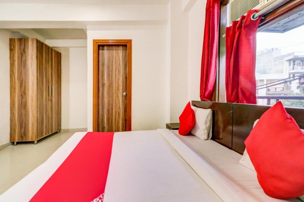 Oyo 71597 The Shivaay Residency Hotel Gurgáon Kültér fotó